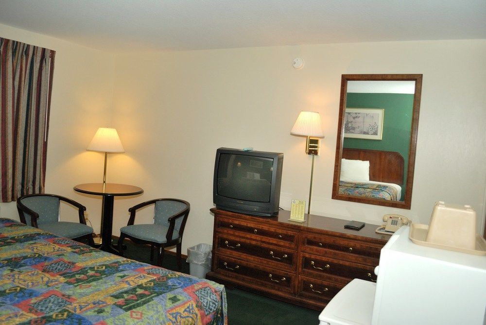 Royal Inn Hudson I-94 ภายนอก รูปภาพ