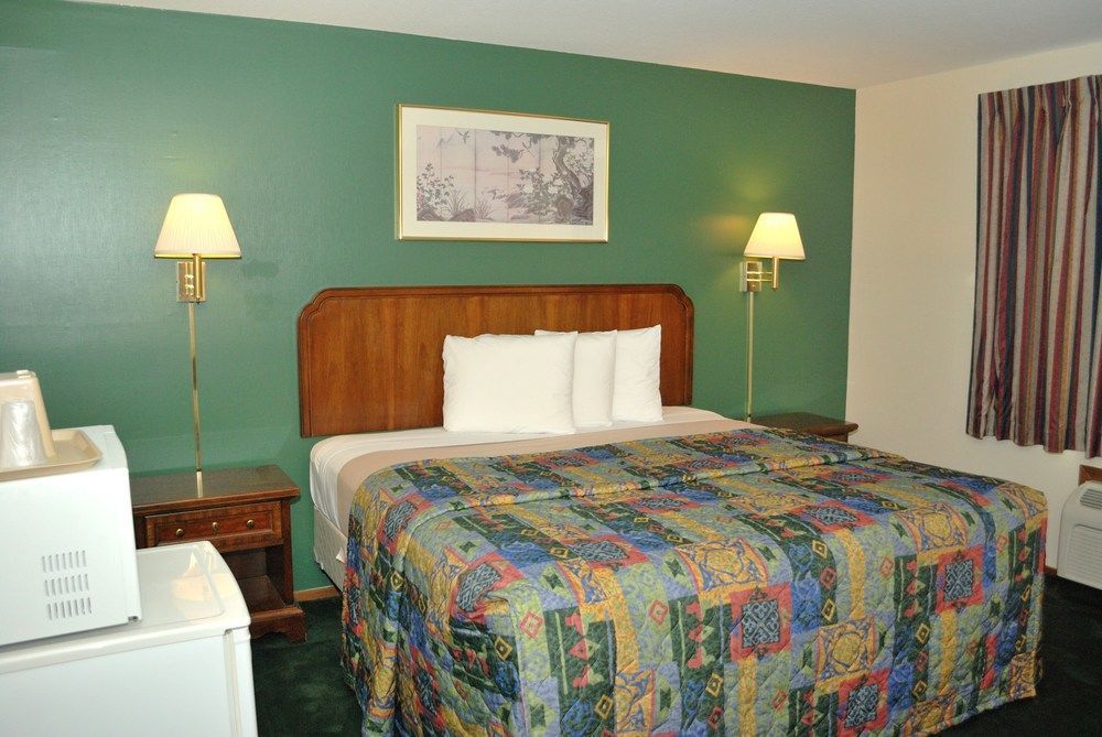 Royal Inn Hudson I-94 ภายนอก รูปภาพ